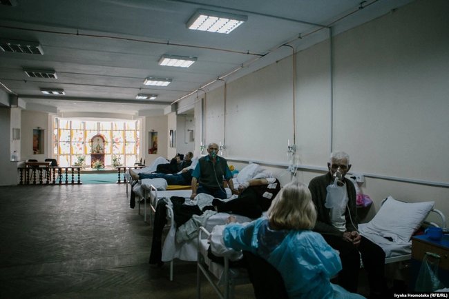 Для приема больных COVID-19 оборудовали корпус медицинского колледжа во Львове 03