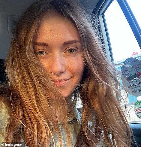 София Т. также была на съемках.