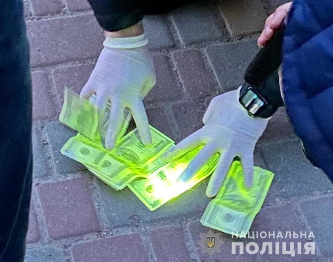 Полицейский требовал от одесской веб-модели ежемесячной дани в $600 03