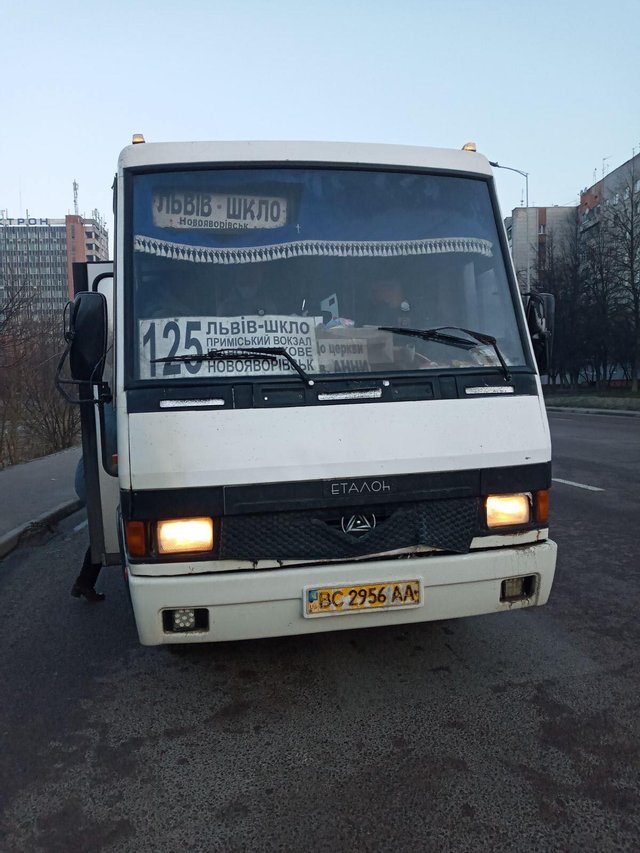 Кричав й називав свинею: на Львівщині водій маршрутки відмовився везти АТОвця – фото dqxikeidqxidqrant