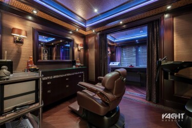  ACE. / yachtharbour.com