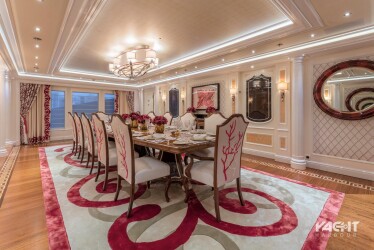  ACE. / yachtharbour.com