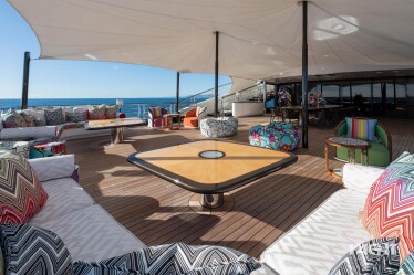  ACE. / yachtharbour.com