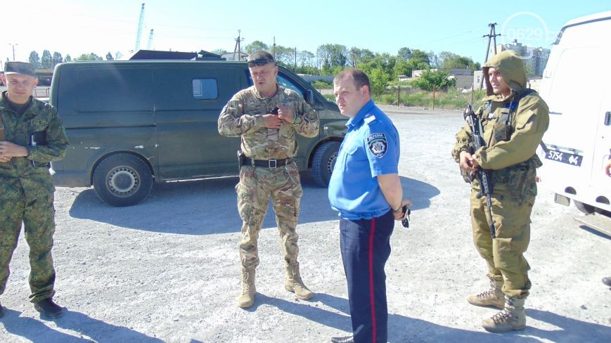 Батальон «Днепр -1» и «Мариупольская Дружина» опасно пересеклись на продаже бензина (ФОТОРЕПОРТАЖ) (фото) - фото 9