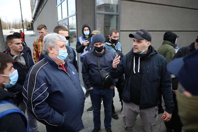 Обе стороны подали заявления в полицию Обе стороны подали заявления в полицию