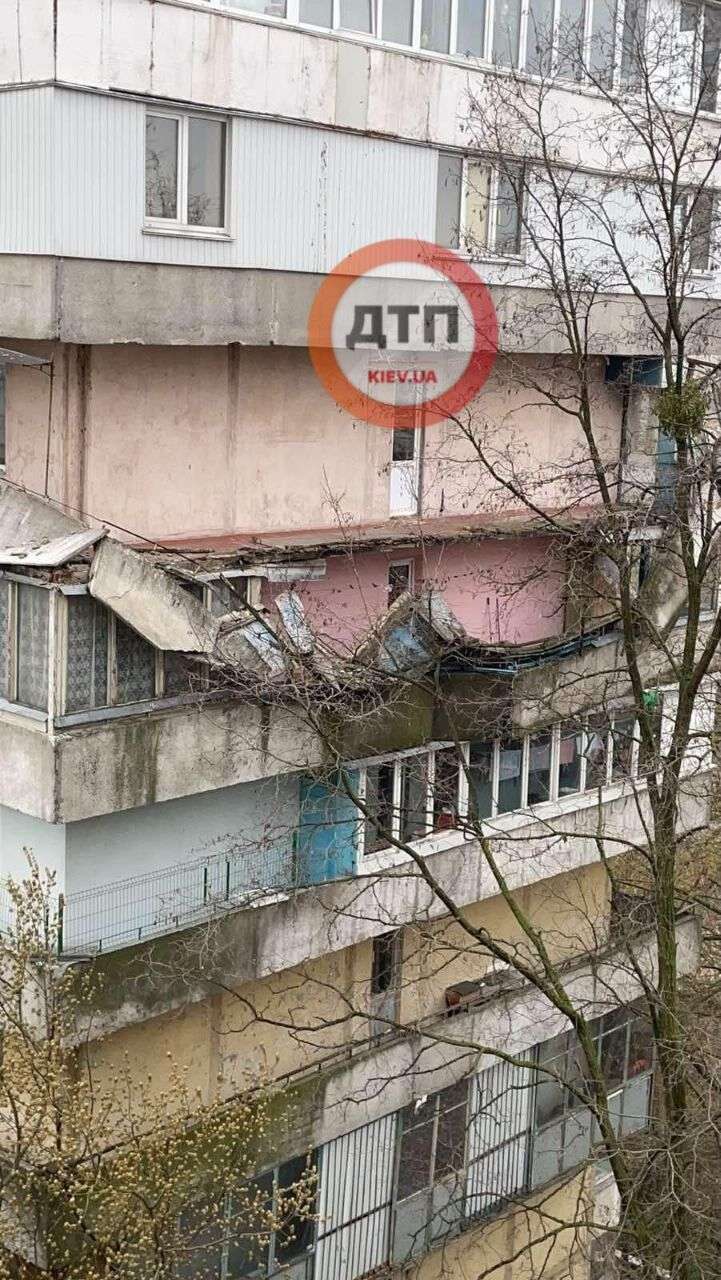 В Киеве упали балконы. dqxikeidqxidqeant