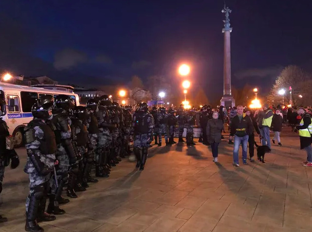 Путин - вор!: в России проходят акции в поддержку Навального 12 Путин - вор!: в России проходят акции в поддержку Навального 12