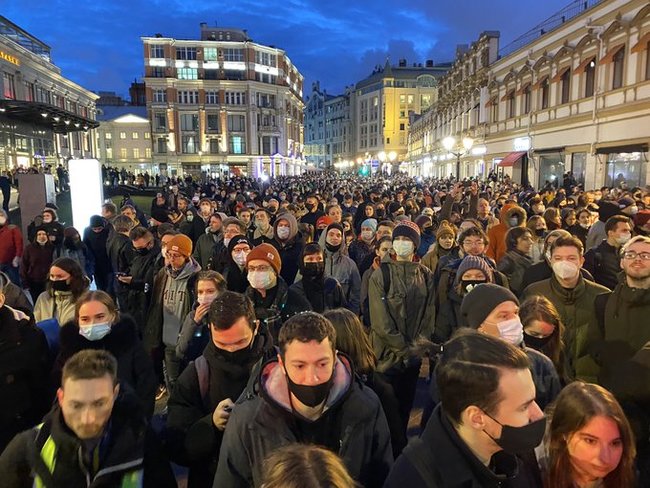 Путин - вор!: в России проходят акции в поддержку Навального 18 Путин - вор!: в России проходят акции в поддержку Навального 18