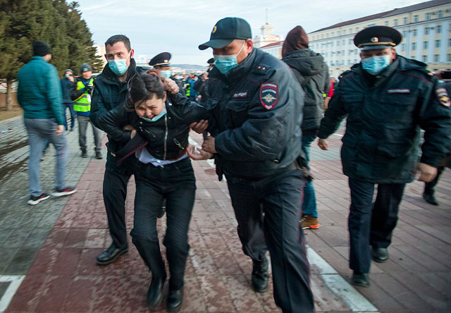 Путин - вор!: в России проходят акции в поддержку Навального 07 Путин - вор!: в России проходят акции в поддержку Навального 07