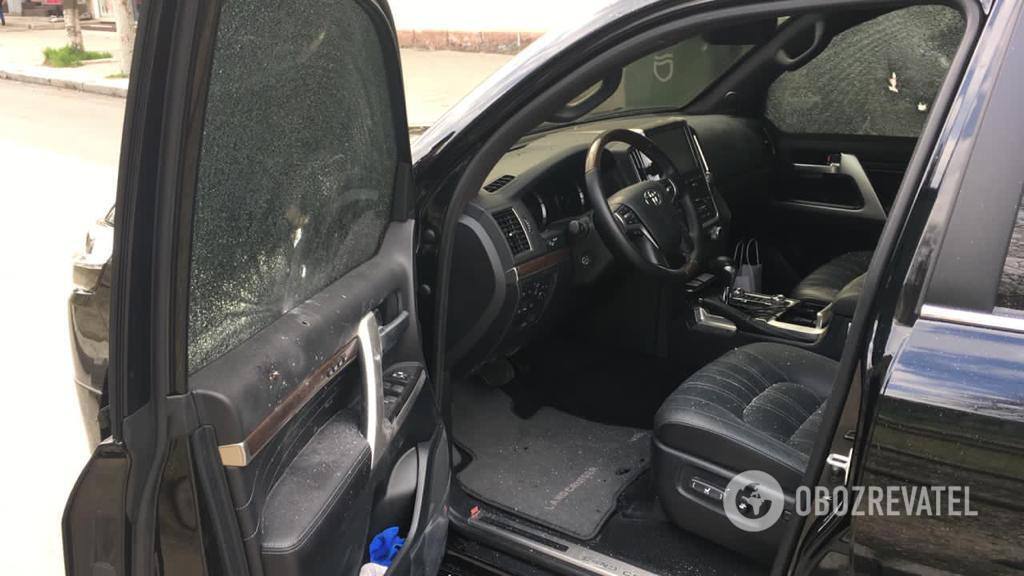 В центре Днепра средь бела дня расстреляли автомобиль: есть убитый