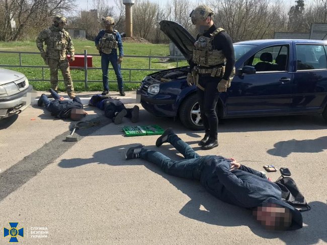 Группировка, подделывающая паспорта стран ЕС, разоблачена на Киевщине, - СБУ 04