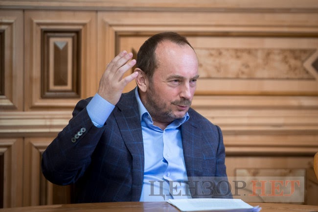 Глава Гостаможслужбы Павел Рябикин: Под санкции СНБО попала видимая часть айсберга контрабанды 05 Глава Гостаможслужбы Павел Рябикин: Под санкции СНБО попала видимая часть айсберга контрабанды 05 dqxikeidqxidqrant