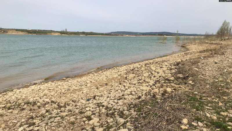Белогорское водохранилища снова обмелело.