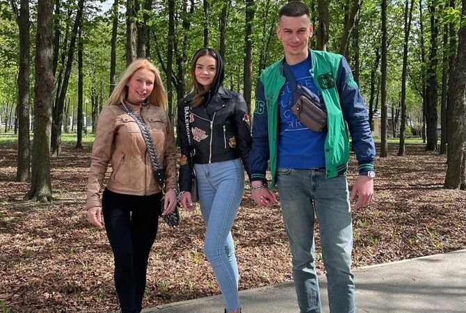 К Александру и Виктории присоединилась тренер Наталья dqxikeidqxidqrant