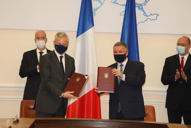 Украина и Франция заключили четыре соглашения на общую сумму 1,3 млрд евро 06 Украина и Франция заключили четыре соглашения на общую сумму 1,3 млрд евро 06