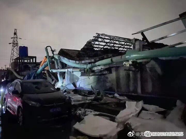 Власти КНР сразу же организовали спасательные работы