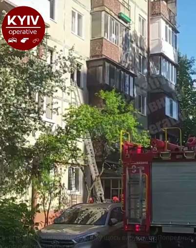 В Киеве прогремел взрыв в многоэтажке: видео с места ЧП dqxikeidqxidqrant