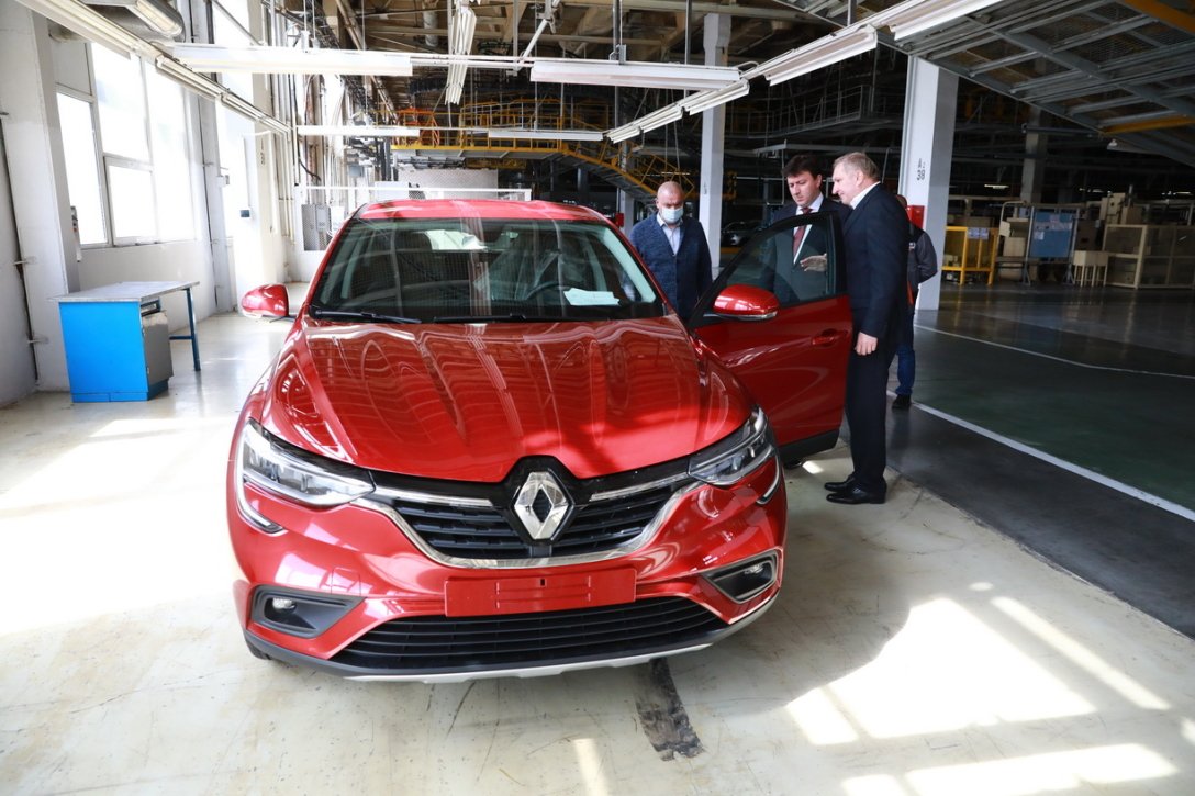     ( )      Renault Arkana    dqxikeidqxireant