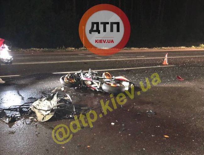 В результате столкновения автомобиля и мотоцикла погиб мужчина на Столичном шоссе, - Нацполиция 02 В результате столкновения автомобиля и мотоцикла погиб мужчина на Столичном шоссе, - Нацполиция 02