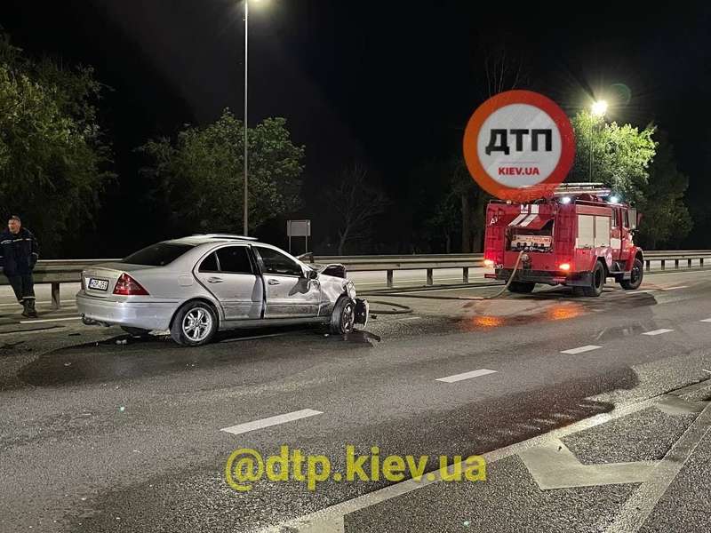 На месте ДТП работали спасатели.