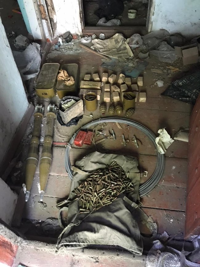 Схрон со взрывчаткой и боеприпасами обнаружен в Донецкой области, - Госпогранслужба 01 dqxikeidqxidqeant