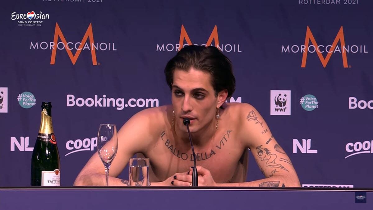 Подозрительное поведение солиста Maneskin запечатлели видеокамеры dqxikeidqxidqeant