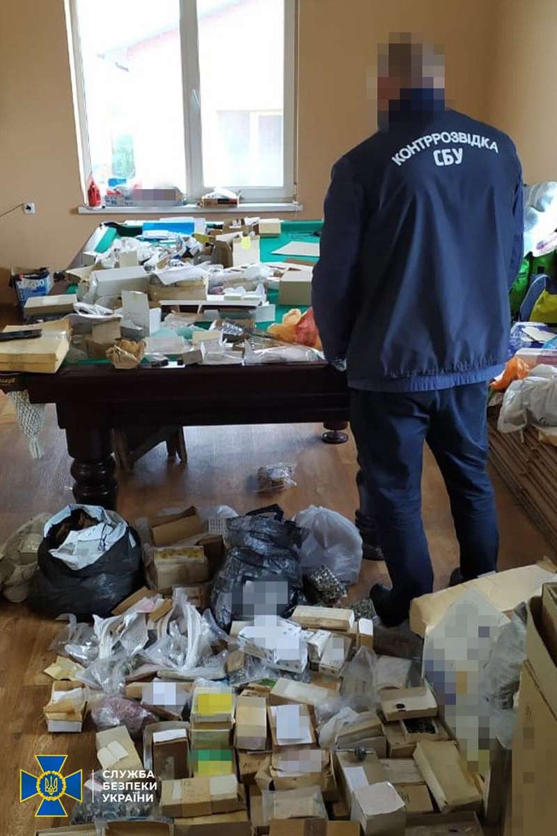 СБУ разоблачила сеть поставщиков военных товаров в РФ dqxikeidqxidqrant