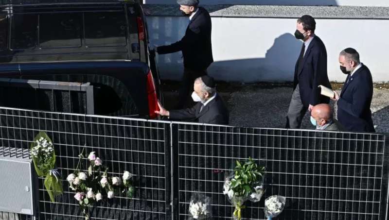 Церемония прощания перед вылетом самолета в Италии. dqxikeidqxidqrant