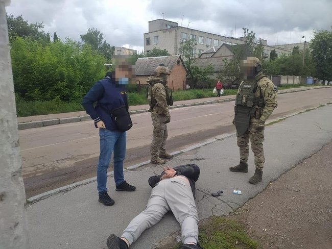 Задержаны двое жителей Житомира, вымогавших у предпринимателя 17,5 тыс. долларов долга, - прокуратура 02 Задержаны двое жителей Житомира, вымогавших у предпринимателя 17,5 тыс. долларов долга, - прокуратура 02 dqxikeidqxidqeant