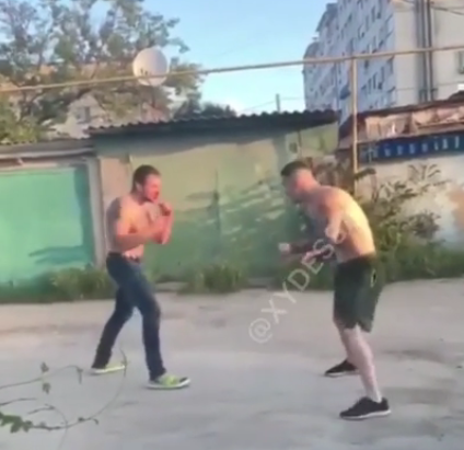 Драка попала на видео dqxikeidqxidqrant