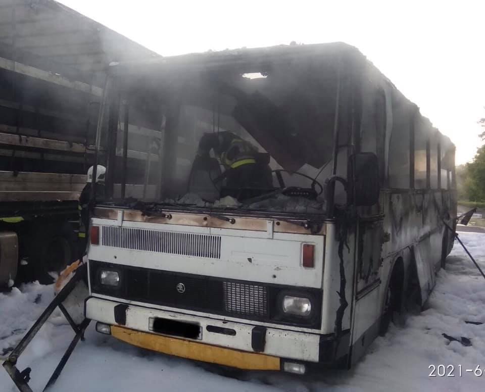 В Червонограде сгорел автобус dqxikeidqxidqrant
