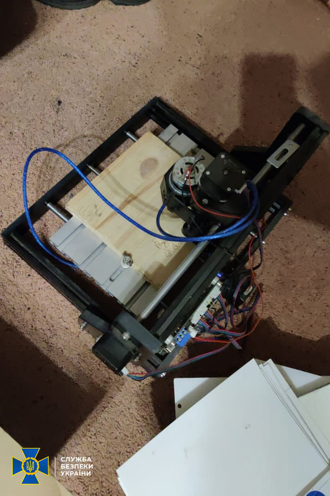 Группа фальшивомонетчиков, подделывавших доллары, евро и гривни, задержана в Киеве, - СБУ 03