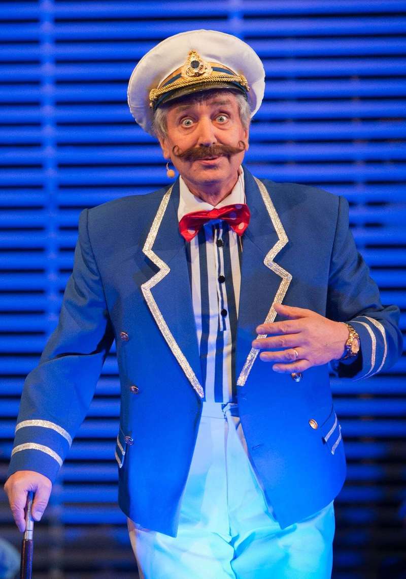 Актер работал в театре более 40 лет