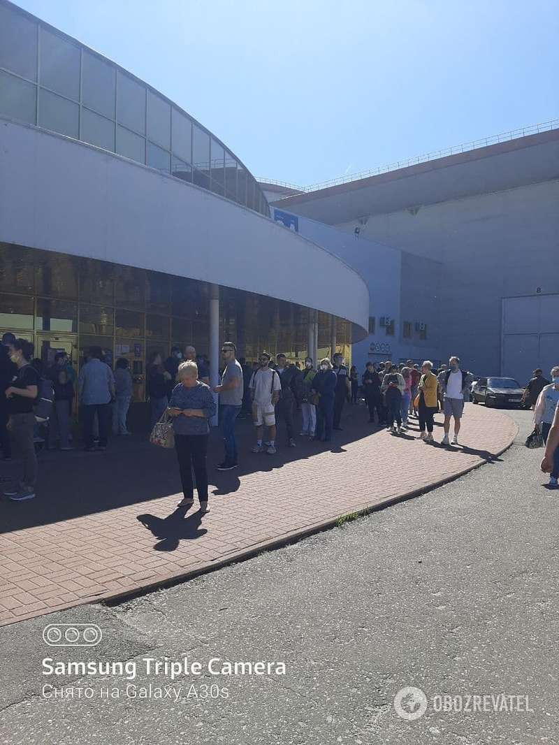 Очередь на вакцинацию в Киеве. dqxikeidqxidqeant