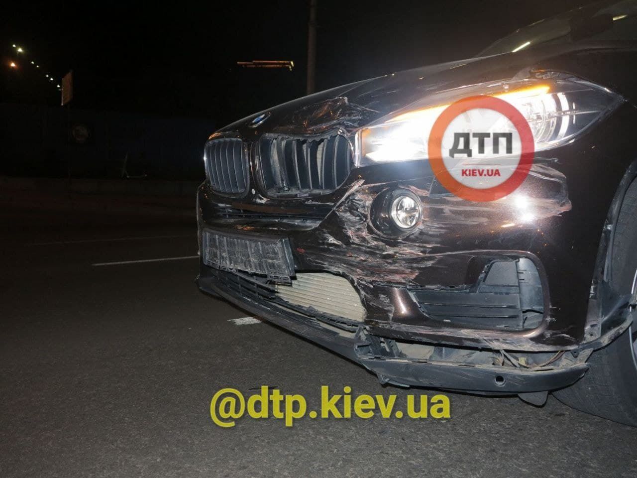 Ford Mondeo врезался в BMW.