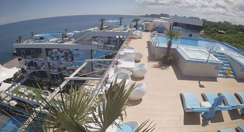 Песчаный пляж Лузановка в Одессе ждет туристов в июне.