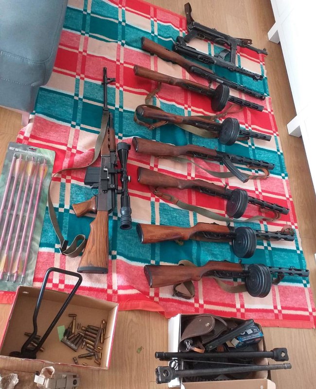 Контрабандистов, поставлявших оружие в Украину, задержали в Польше 02 Контрабандистов, поставлявших оружие в Украину, задержали в Польше 02