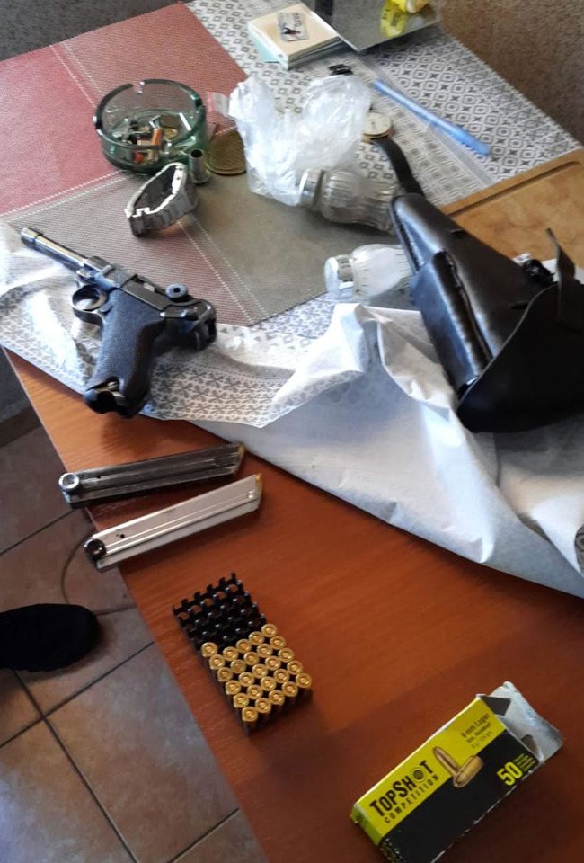 Контрабандистов, поставлявших оружие в Украину, задержали в Польше 06 Контрабандистов, поставлявших оружие в Украину, задержали в Польше 06