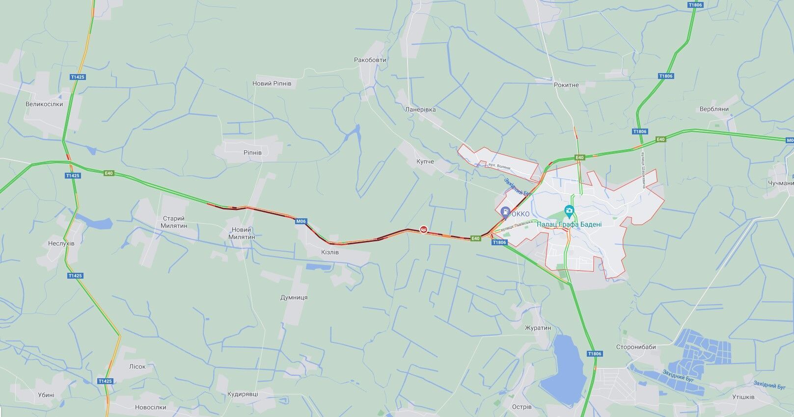 На месте происшествия образовалась многокилометровая пробка. dqxikeidqxidqrant