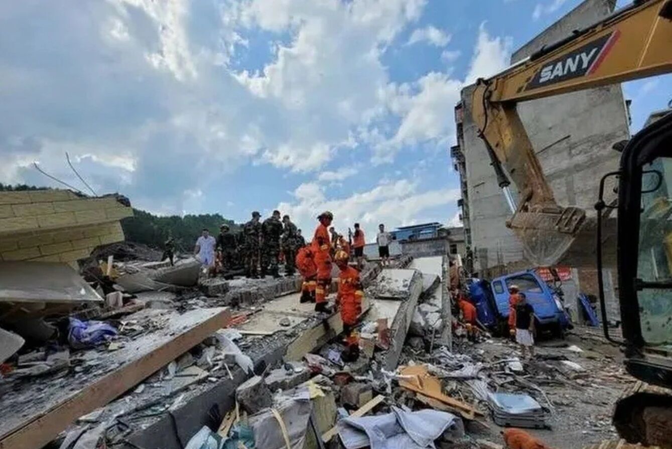 На месте ЧП работали спасатели. dqxikeidqxidqrant