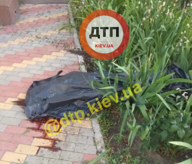 Молодая женщина выпала из окна 20 этажа на Подоле в Киеве 01 dqxikeidqxidqeant