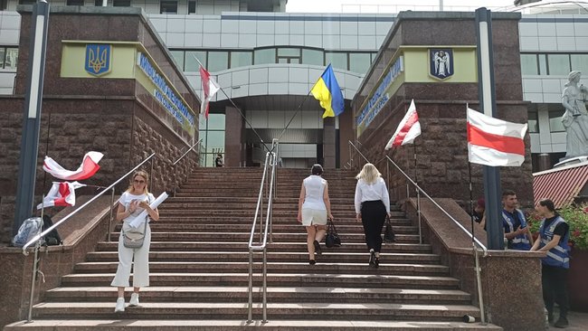 Свободу комбату: У стен Апелляционного суда проходит акция в поддержку Семенченко 07