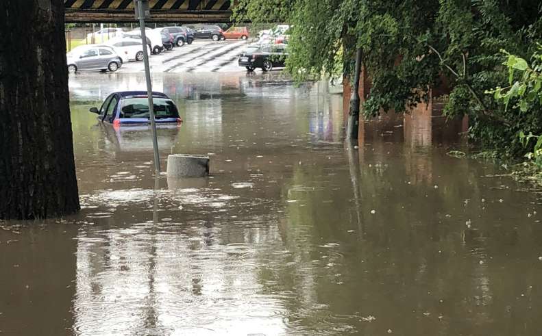 Польша ураган dqxikeidqxidqrant