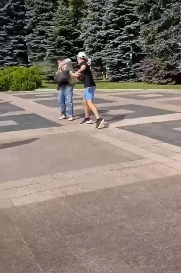 Момент нападения на Родзинского. dqxikeidqxideant