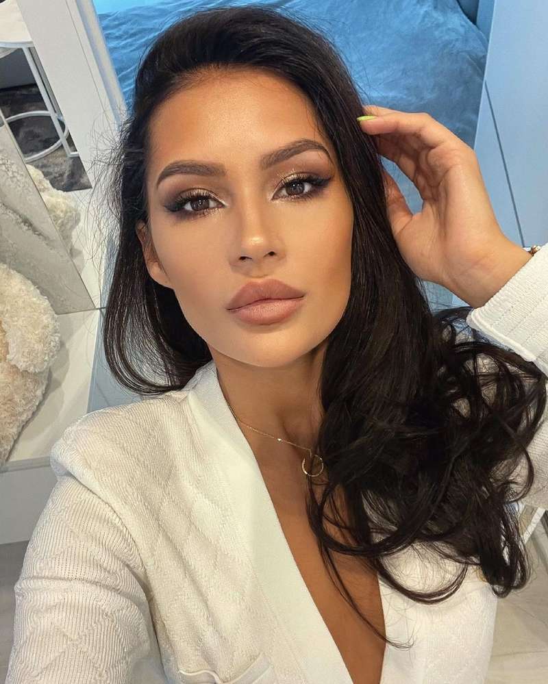 Карина Тищенко тщательно ухаживает за собой.