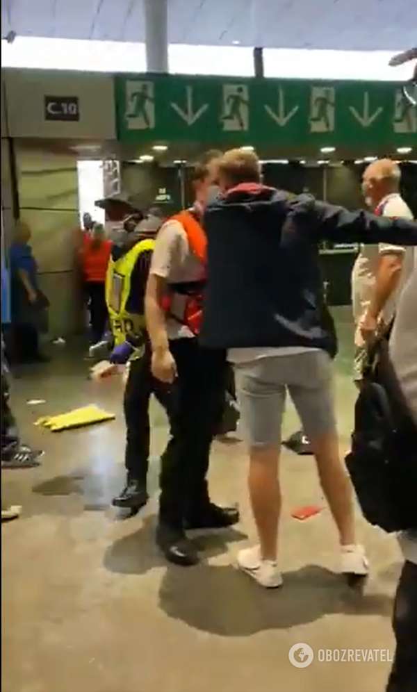 2,5 тысячи фанатов пробрались на стадион без билетов