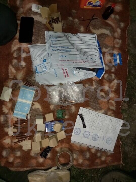 В машине офицера нашли арсенал оружия.