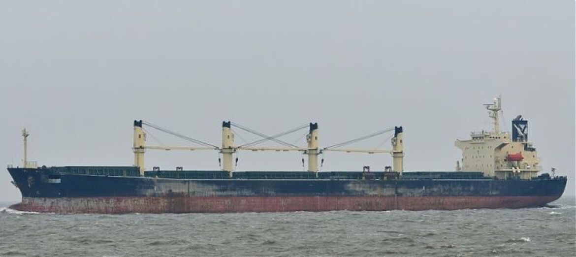 Мужчина требовал изменить курс.