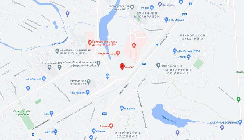 Автомобиль разбил витрину ТЦ dqxikeidqxidqeant