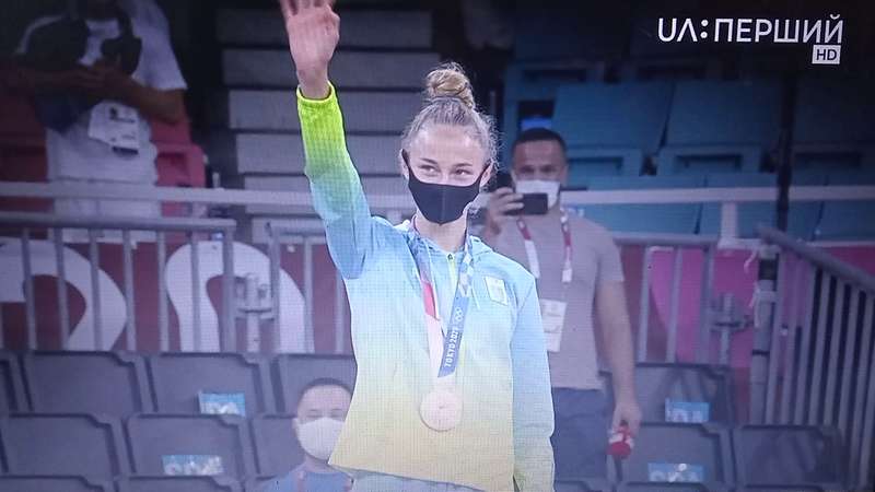 Дарья Белодед на пьедестале